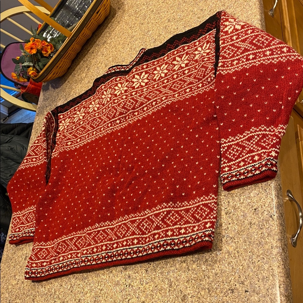 L.L. Bean Sweater With FLAWS Holes,Stains Red Black White/Off White XL - Picture 12 of 16